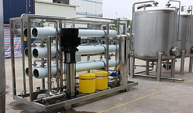 選擇超純水設(shè)備需注意的6個(gè)要點(diǎn)？